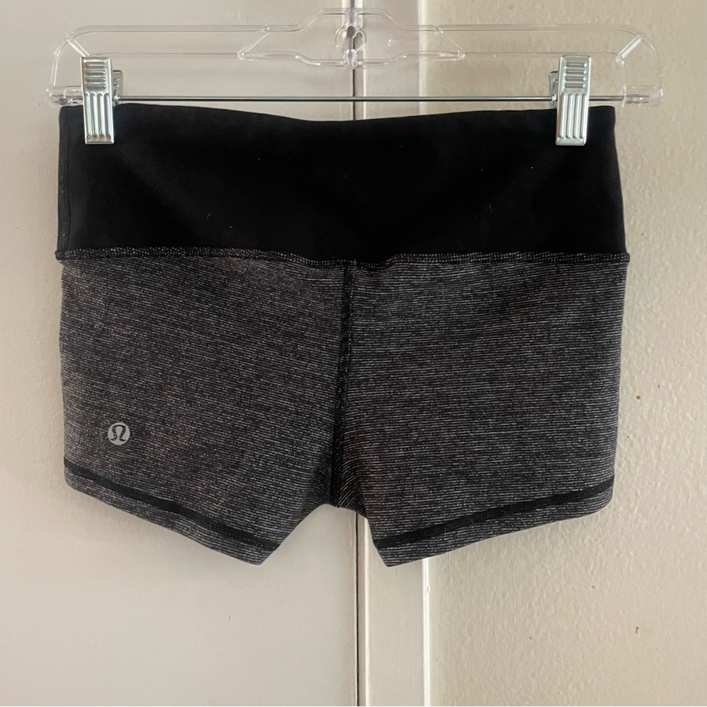 Lululemon shorts size 4